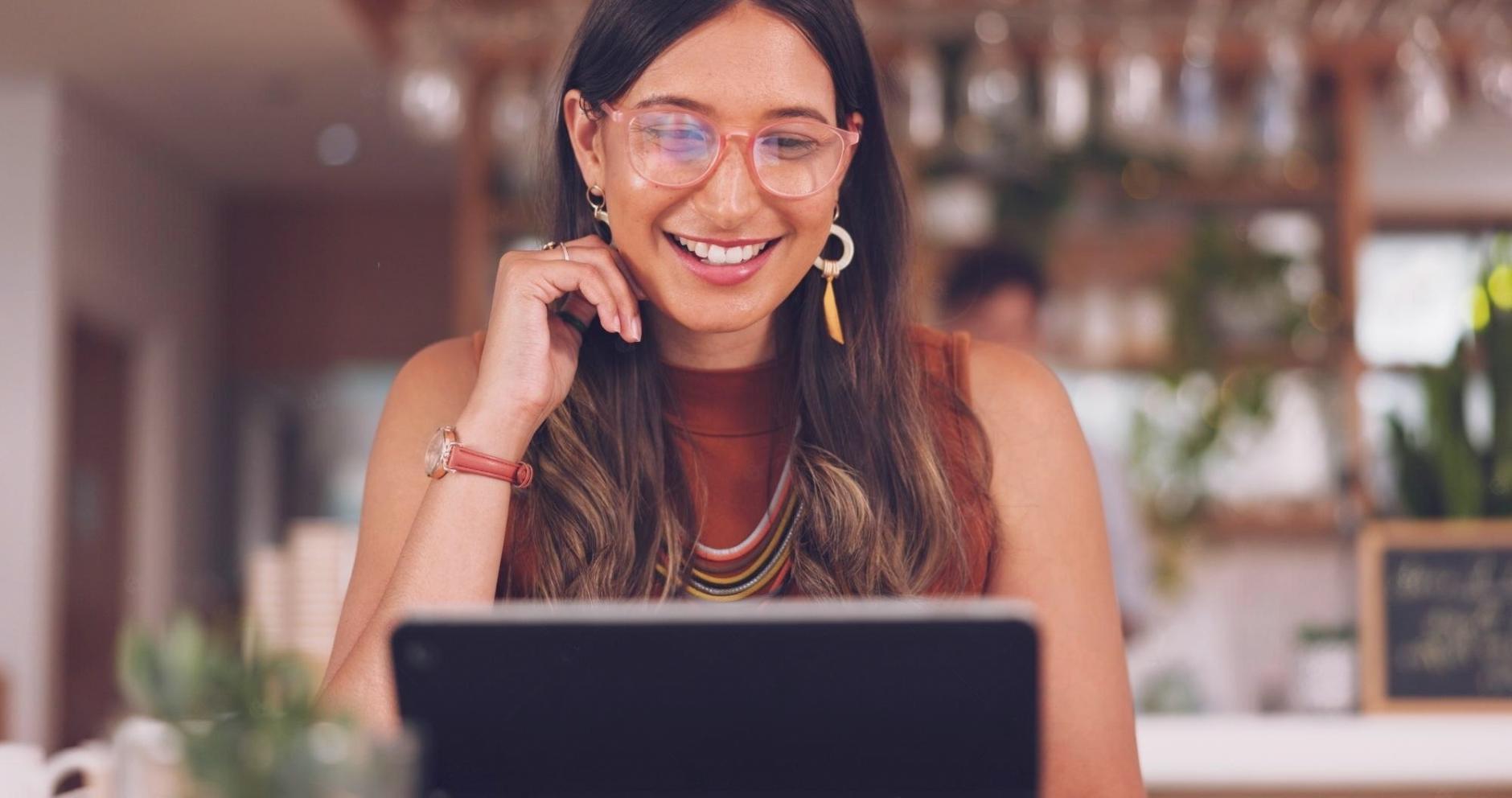 Paralivonexa oyunlaştırma ve rozet sistemi